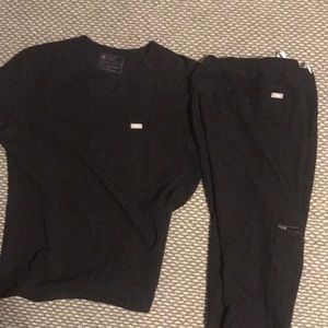 FIGS Large black technical collection set